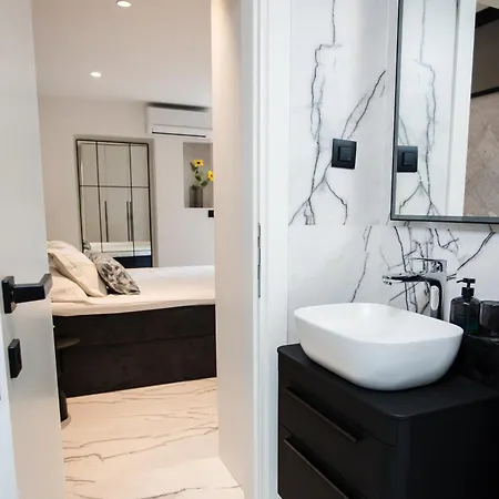 Sunset Bay Luxury Apartament *