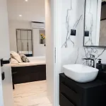 Sunset Bay Luxury Daire *