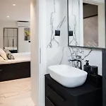 Sunset Bay Luxury Daire *