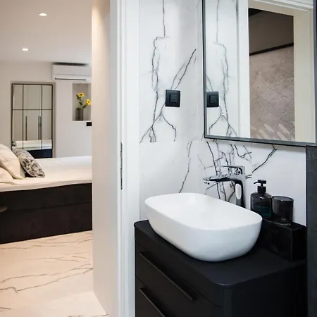 Sunset Bay Luxury Apartament *