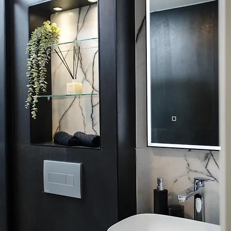 Sunset Bay Luxury Apartment